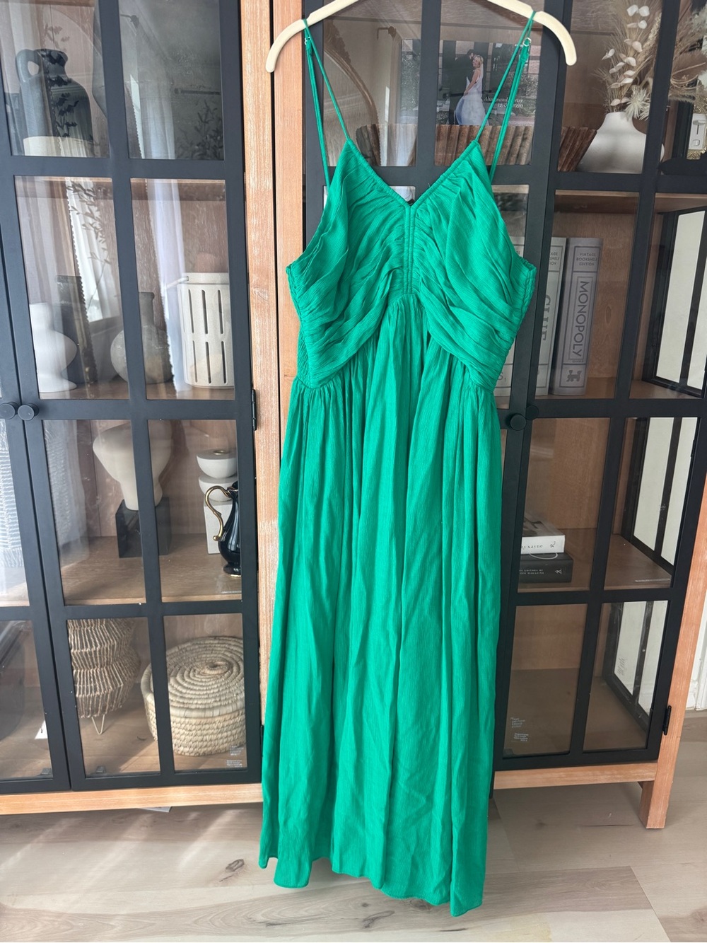 Showpo. Rumi maxi dress ruched vneck kelly green wedding guest formal midi